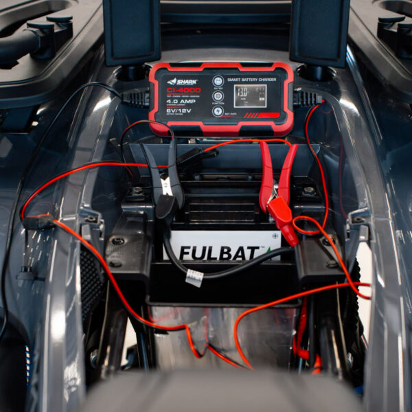 SHARK CI-4000 – inteligentná nabíjačka batérií 6/12 V, 4 A, LiFePO4